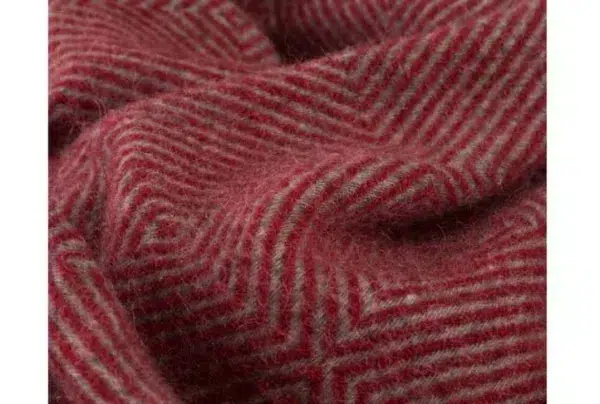 Gotland 100% wool blanket, red - image 3