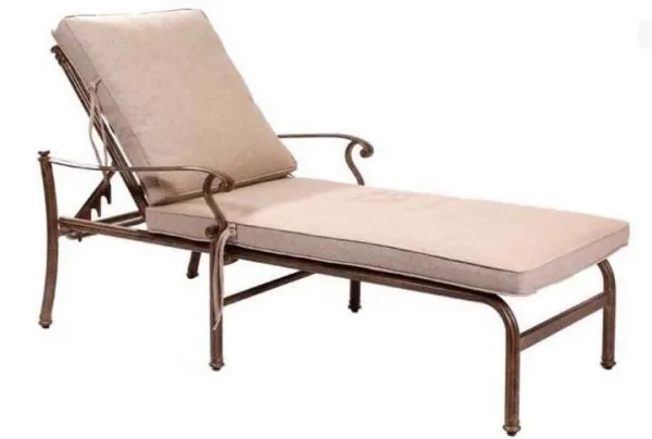 Chaise lounger in cinnamon