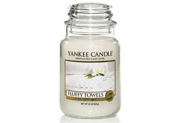 Yankee candle large jar, fluffy towels