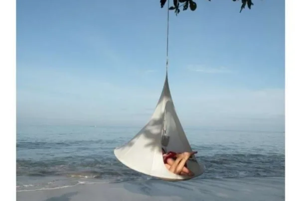 Single hanging cacoon chair in natural white