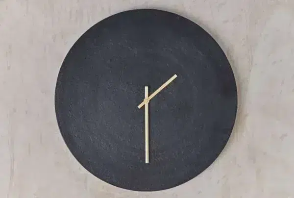 Okota wall clock, black