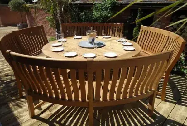 Malvern curved bench set