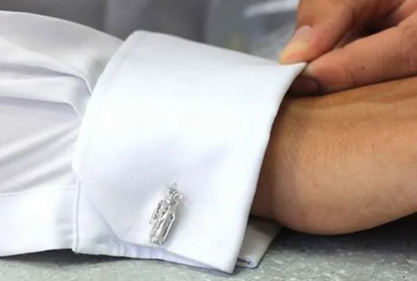 Silver golf bag cufflinks - image 3
