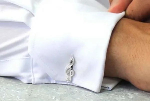 Silver treble clef cufflinks - image 2