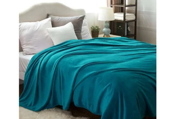 Bedsure flannel fleece throw, teal Bedsure flannel fleece throw, teal - image 3