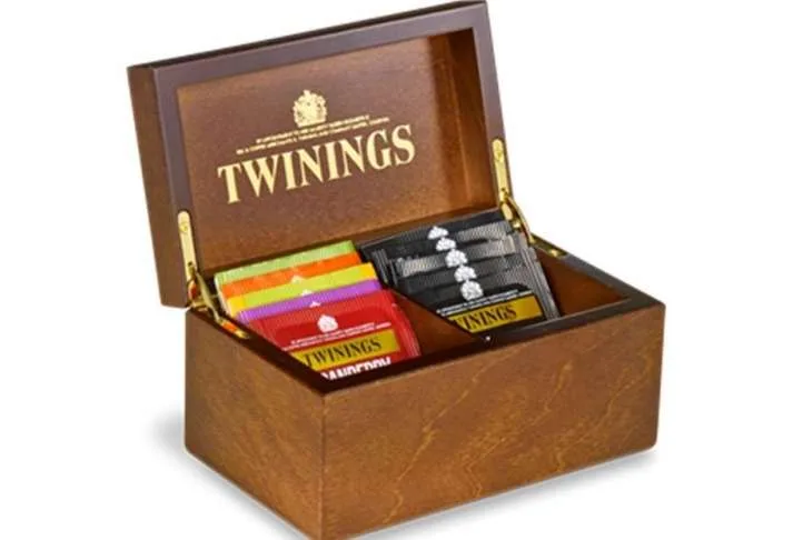 Deluxe dark wooden tea box, 24 teabags Deluxe dark wooden tea box, 24 teabags