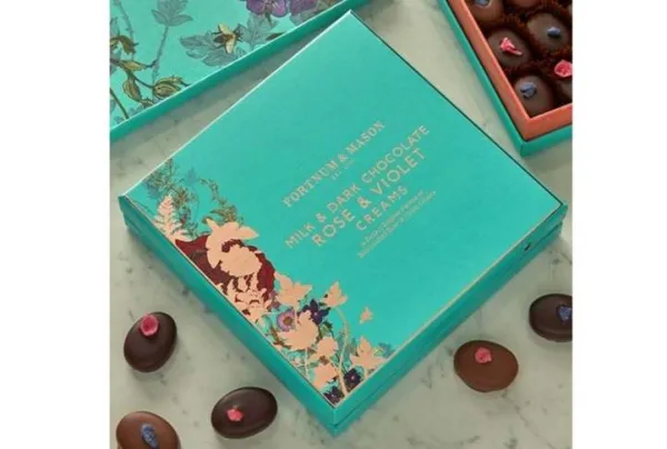 Rose & violet chocolate creams, 250g - image 3