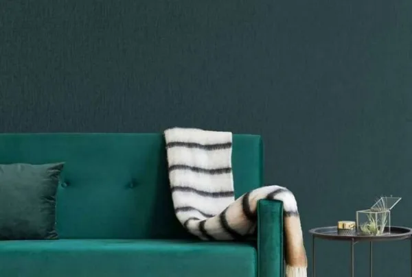 Marquis plain emerald wallpaper, 10 metres long