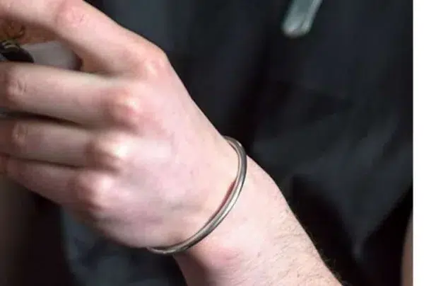 Men's round silver open bracelet - image 3