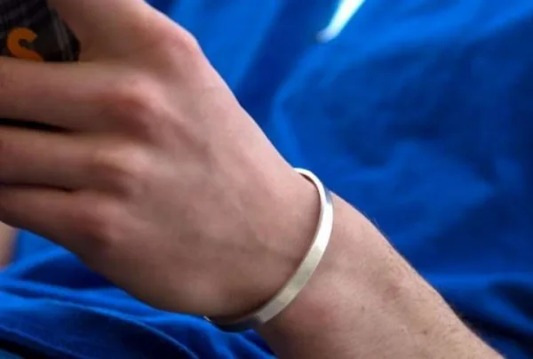 Men's plain silver bracelet - image 2