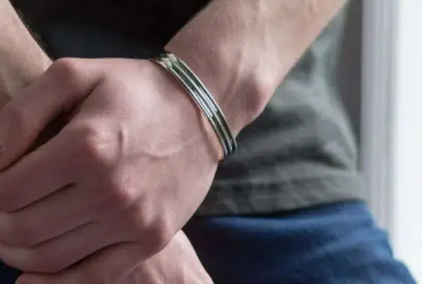 Mens ribbed silver bracelet