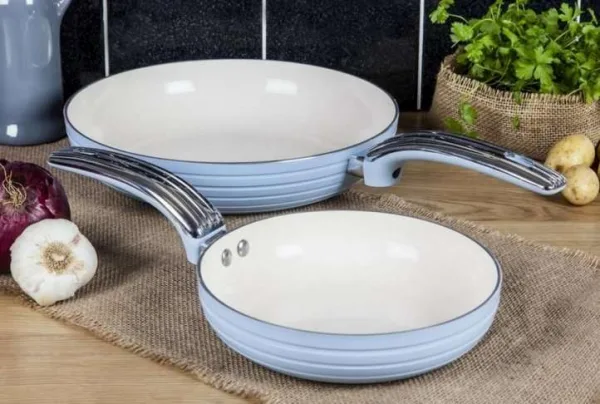 Swan retro 2 piece 20 & 28cm frying pan set, blue