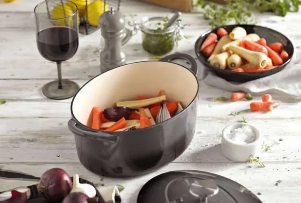 Cast iron 28cm oval casserole dish with lid, halo - image 3