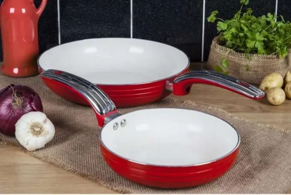 Swan Retro 2 Piece 20 & 28cm Frying Pan Set, Red - Image 2