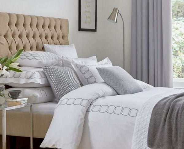 Peacock Blue Hotel Milano Bed Linen in Platinum