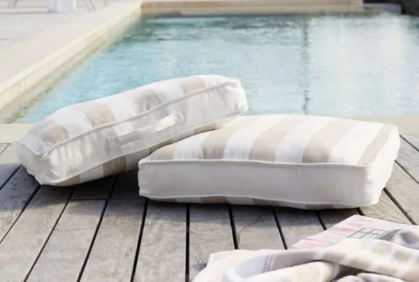 Outdoor summer scatter cushion pad