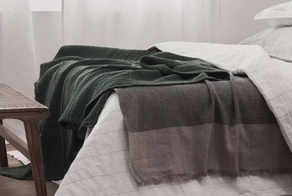 Anadia bedspread in green, various sizes