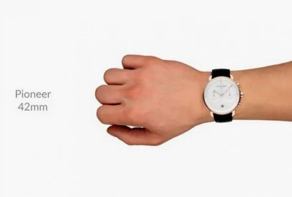 Pioneer white dial, 32mm silver watch