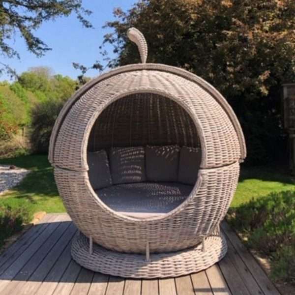 Fiji Apple Rattan Day Bed- Rotating Top