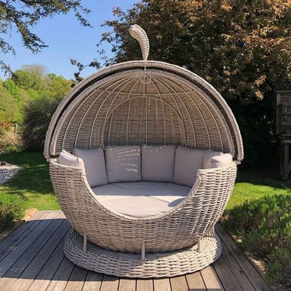 Fiji apple rattan day bed- rotating top