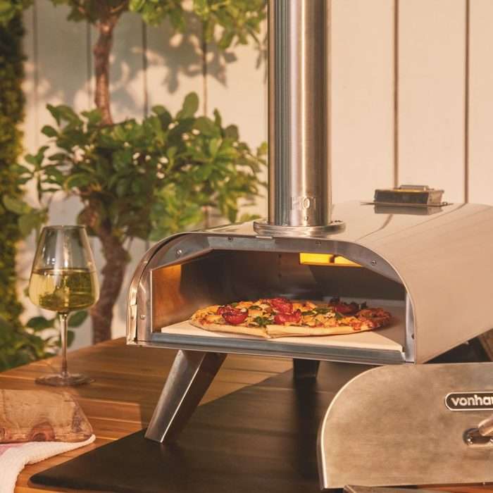 Vonhaus tabletop pizza oven - pizza ready in 15 minutes