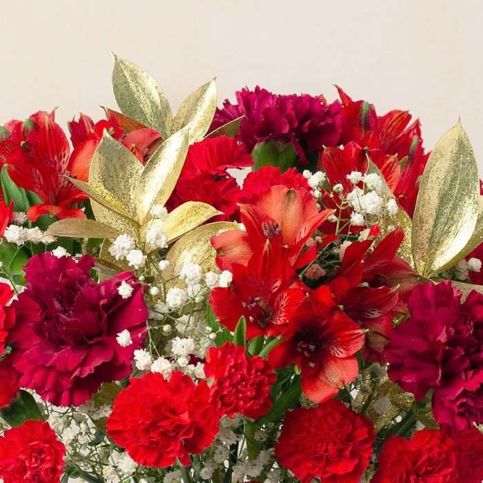 Christmas wishes carnation bouquet by post