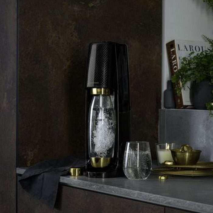 Sodastream spirit sparkling water maker - black & gold
