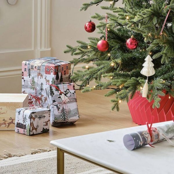 Traditional christmas scene wrapping paper