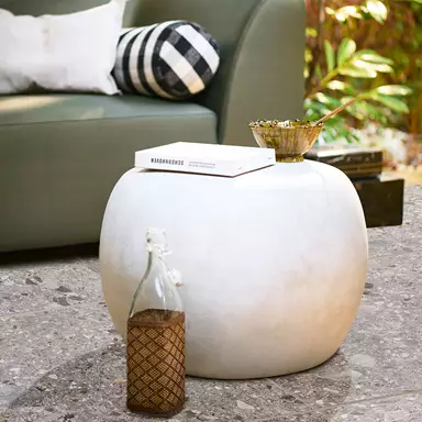 Woood pebble indoor & outdoor coffee table, white