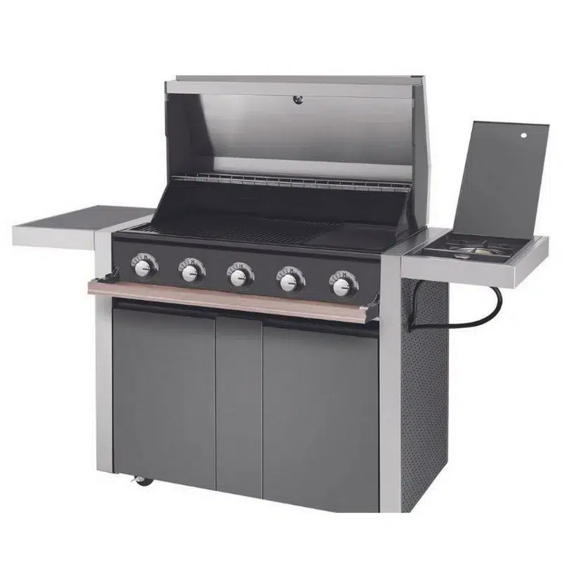 Beefeater large 5-burner barbeque Beefeater large 5-burner barbeque