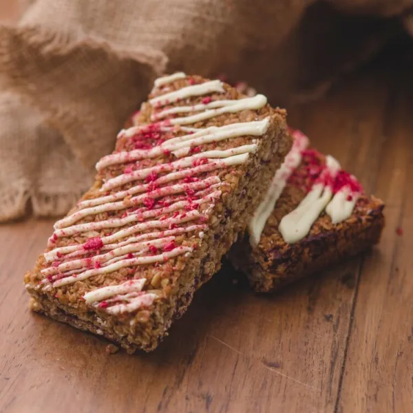 Three Giant Raspberry & White Chocolate Flapjacks By Post, 700g