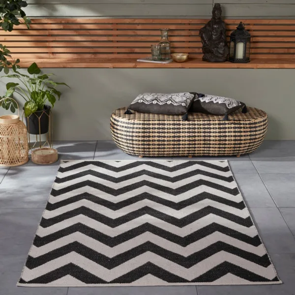 Brittany chevron flatweave indoor outdoor rug - black