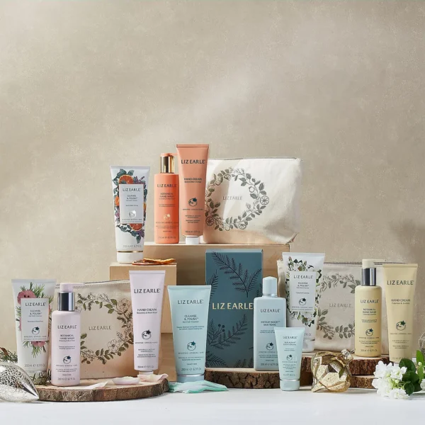 Liz Earle - The Beauty of Botanicals 6 Piece Gift Collection