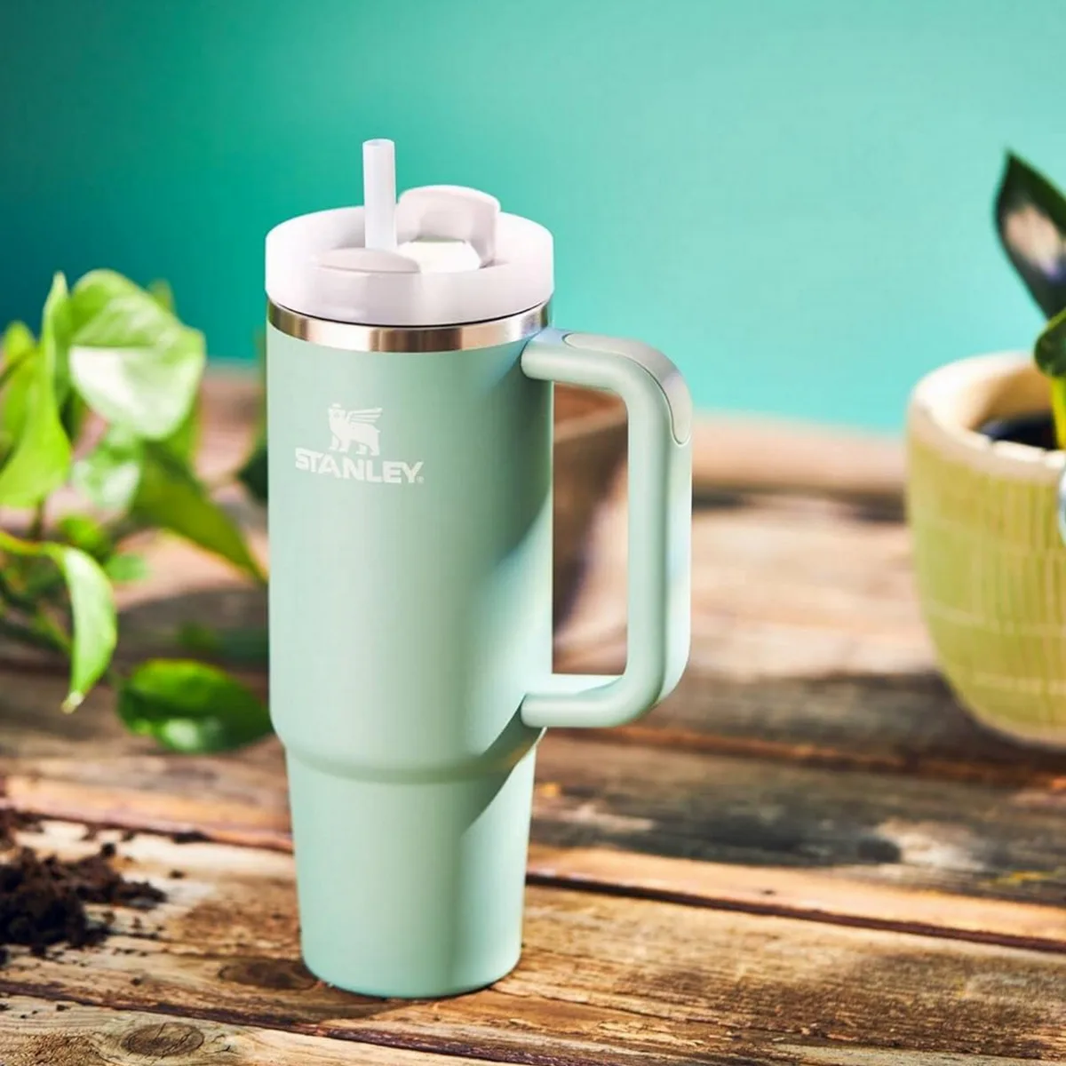 Stanley quencher 40oz eucalyptus h2. 0 flowstate insulated tumbler Stanley quencher 40oz eucalyptus h2. 0 flowstate insulated tumbler