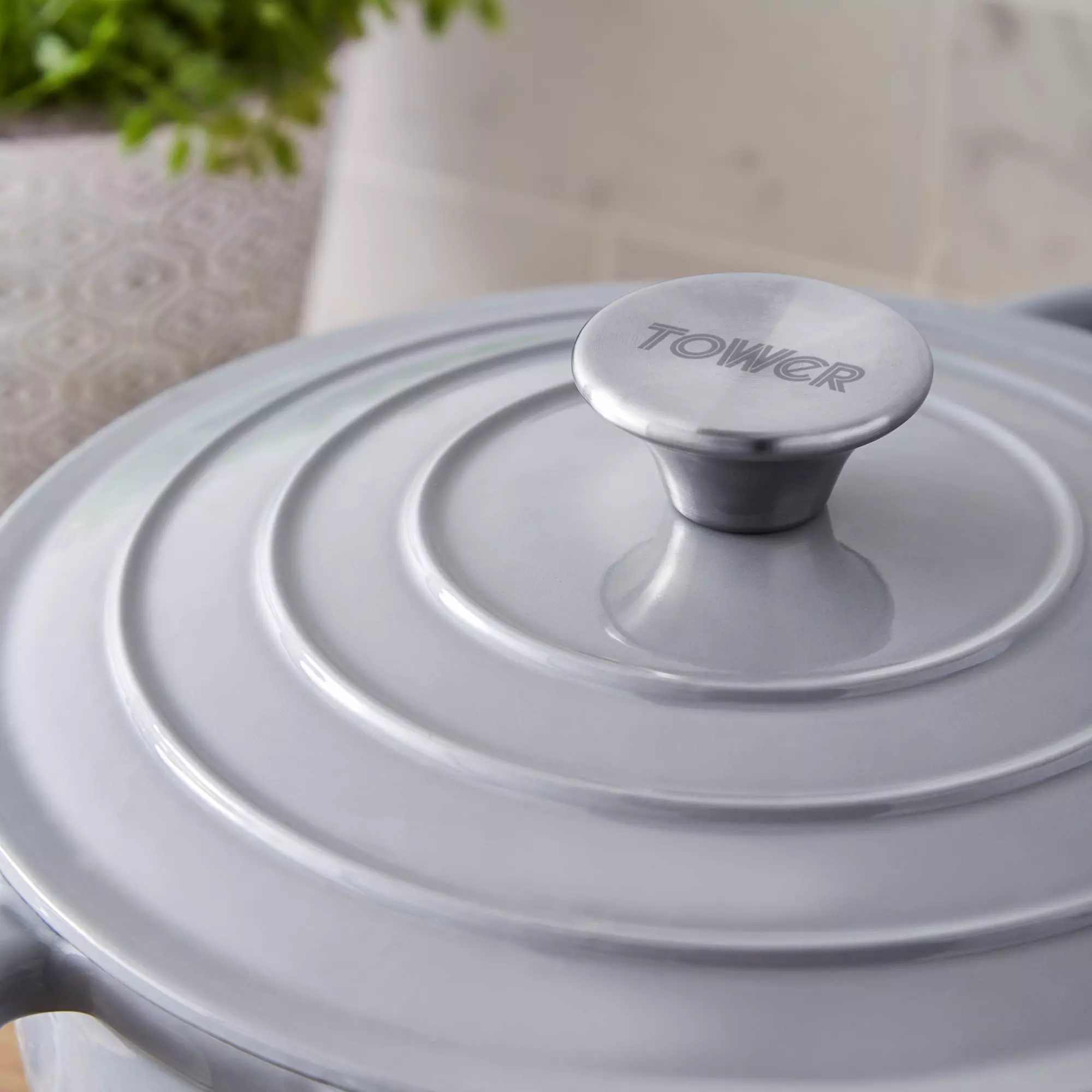 24cm round cast iron casserole dish 24cm round cast iron casserole dish