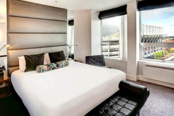 One night break with bubbly at sandman signature hotel