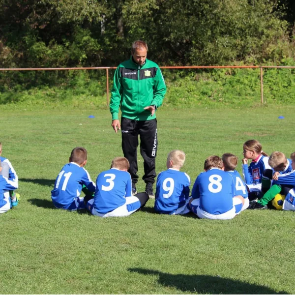 Book a football coach online