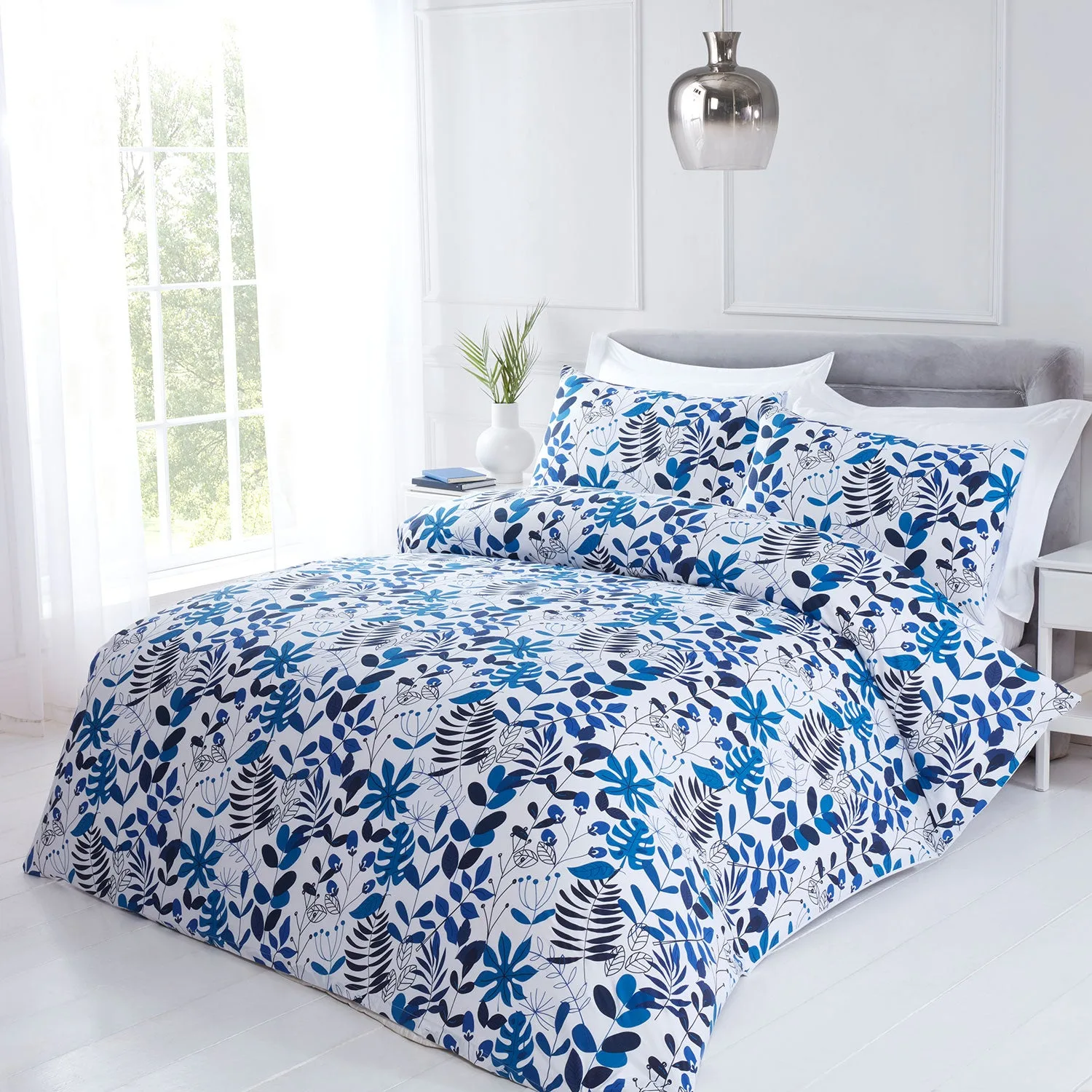 Coastal blue floral duvet set - all sizes Coastal blue floral duvet set - all sizes - image 2