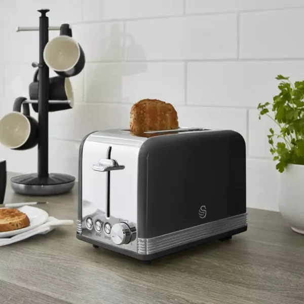 Swan 2 Slice Retro Toaster, Black