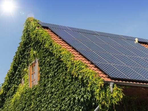Save £££s with solar panels & home battery storage Save £££s with solar panels & home battery storage