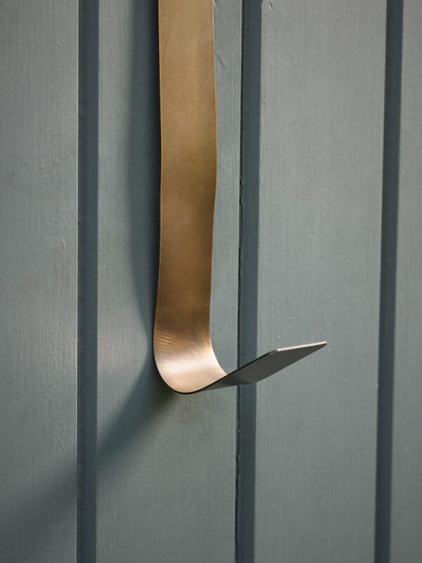 Brass hare wreath hanger