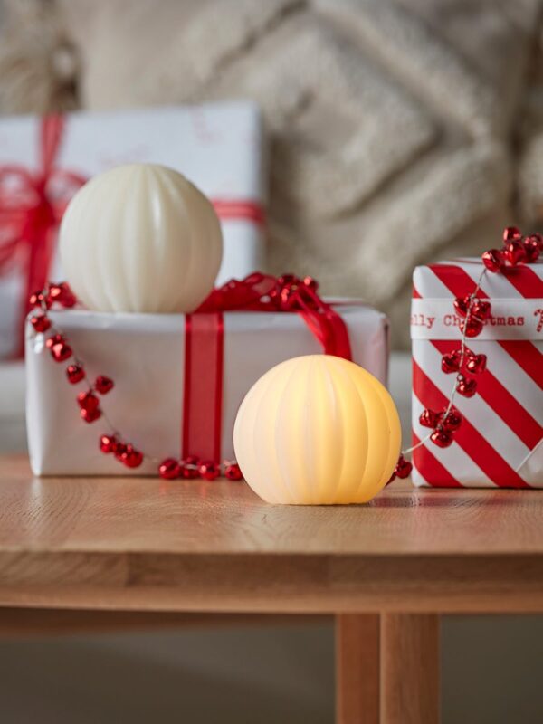 Fluted wax light up sphere small - white