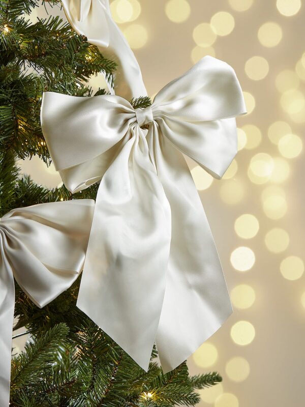 Four supersized satin tree bows