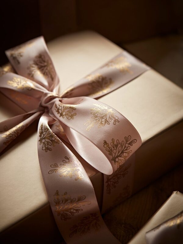 Golden mistletoe ribbon