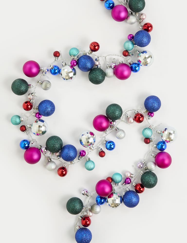 Light up bauble garland Light up bauble garland
