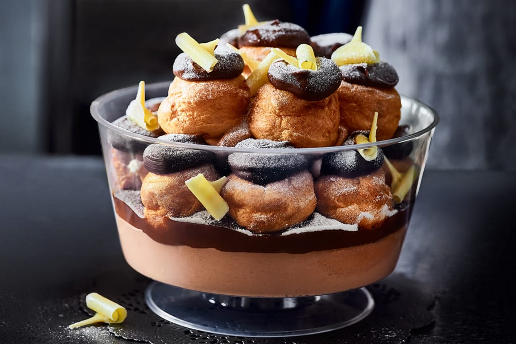 Collection profiterole dessert bowl (serves 10) Collection profiterole dessert bowl (serves 10)