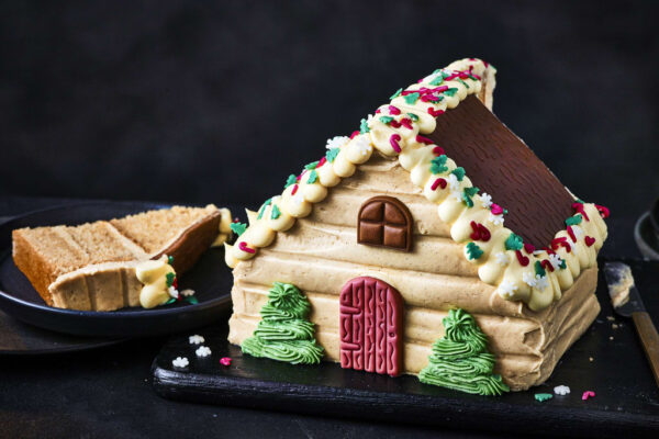 Christmas cabin cake (serves 16)