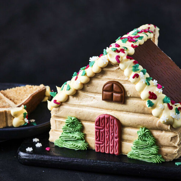 Christmas Cabin Cake (Serves 16)
