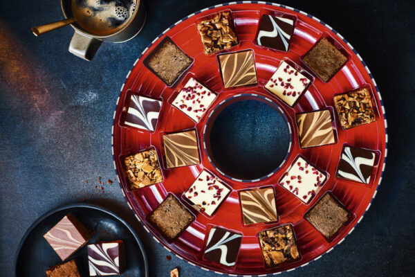 Collection brownie selection wreath (serves 20)