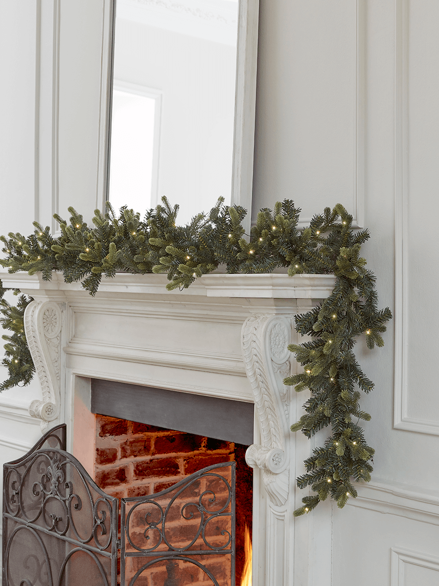 Young pine pre-lit garland Young pine pre-lit garland